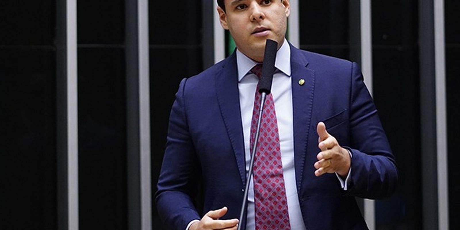 Moraes autoriza Bolsonaro a receber visita de relator da anistia