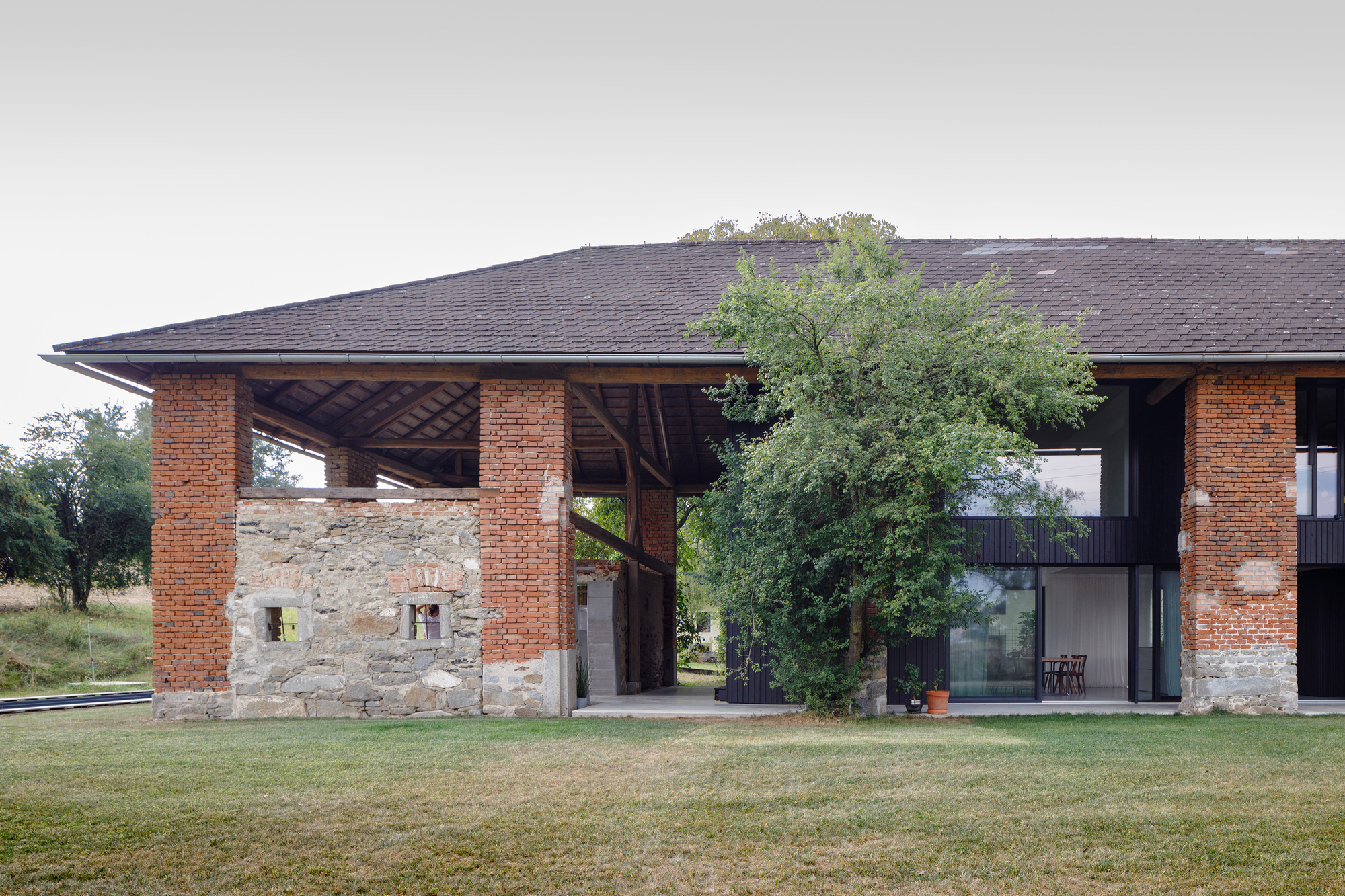 Dirnbergergut Building Ensemble / Moser e Hager Architects