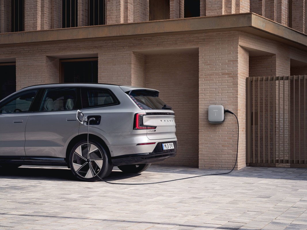 2026 Volvo EX90 fica mais rápido, Smarter Tech depois de Rocky primeiro ano