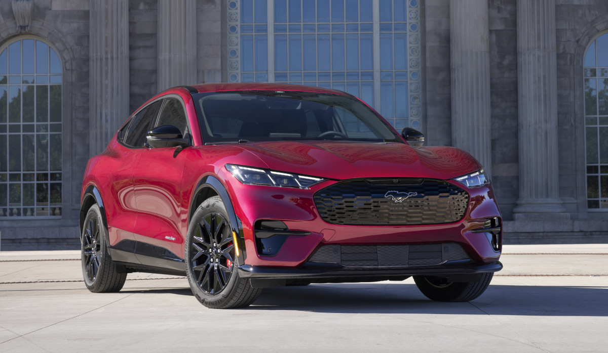 As vendas da Ford EV subiram em agosto, lideradas pelo Mustang Mach-e