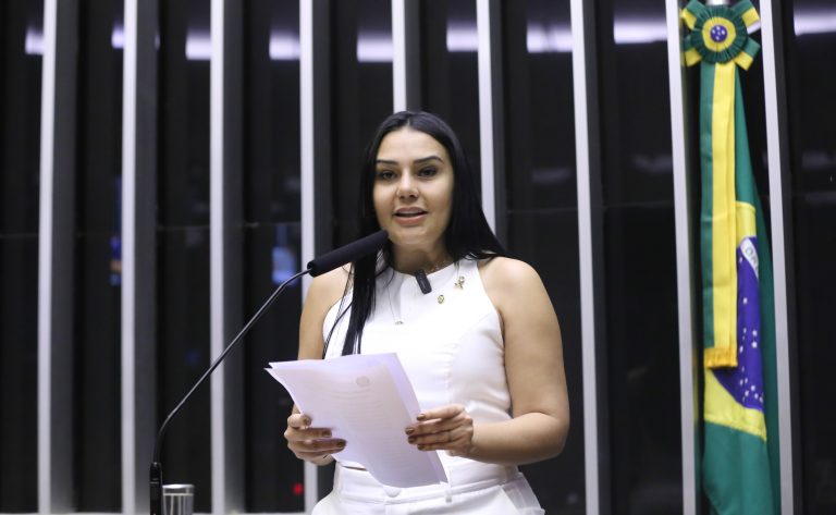 Comissão aprova destinação de parte da loteria esportiva para premiar avanços na educação – Notícias