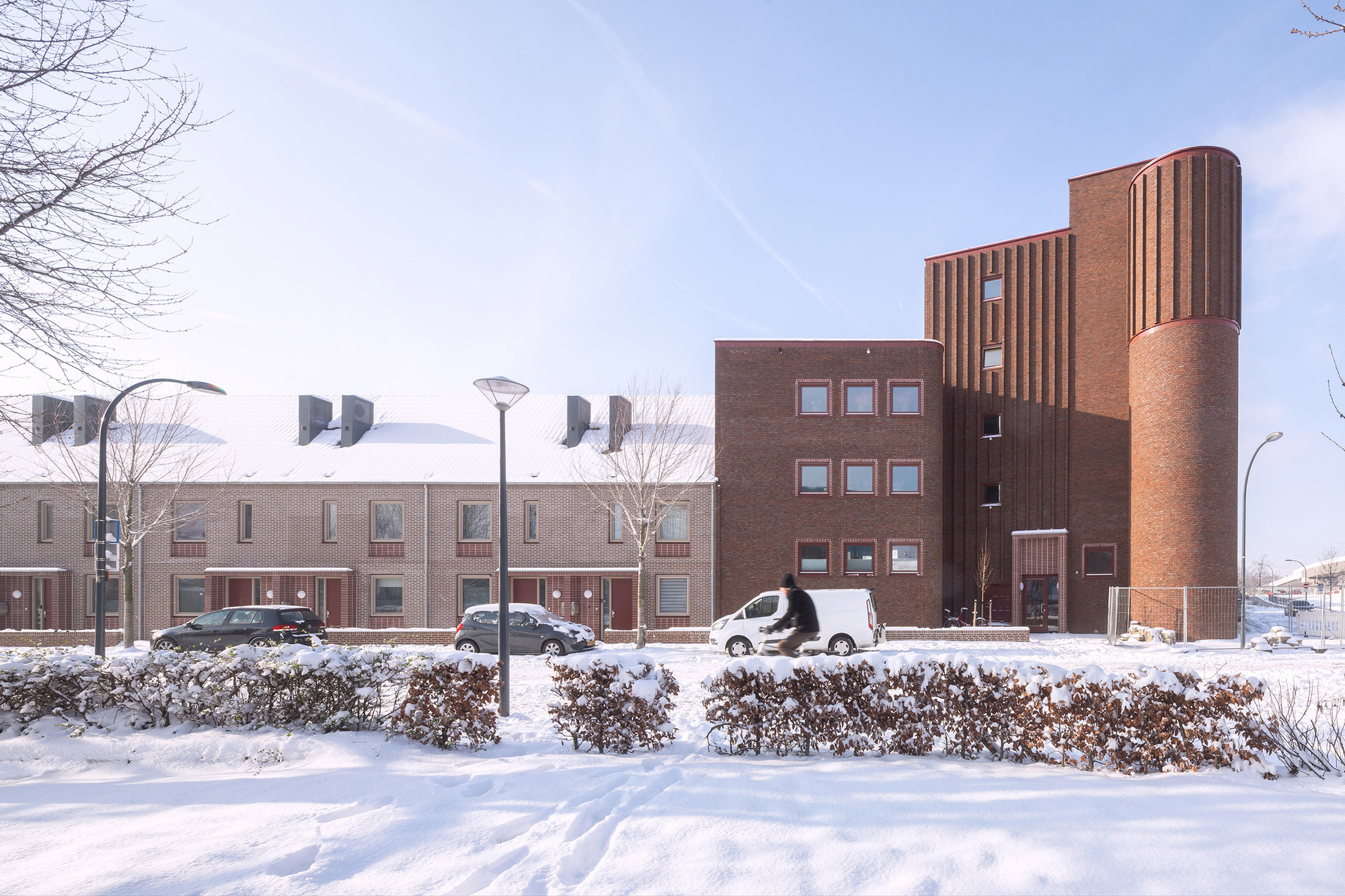 Miller Apartment Building / Martens Willems Architects