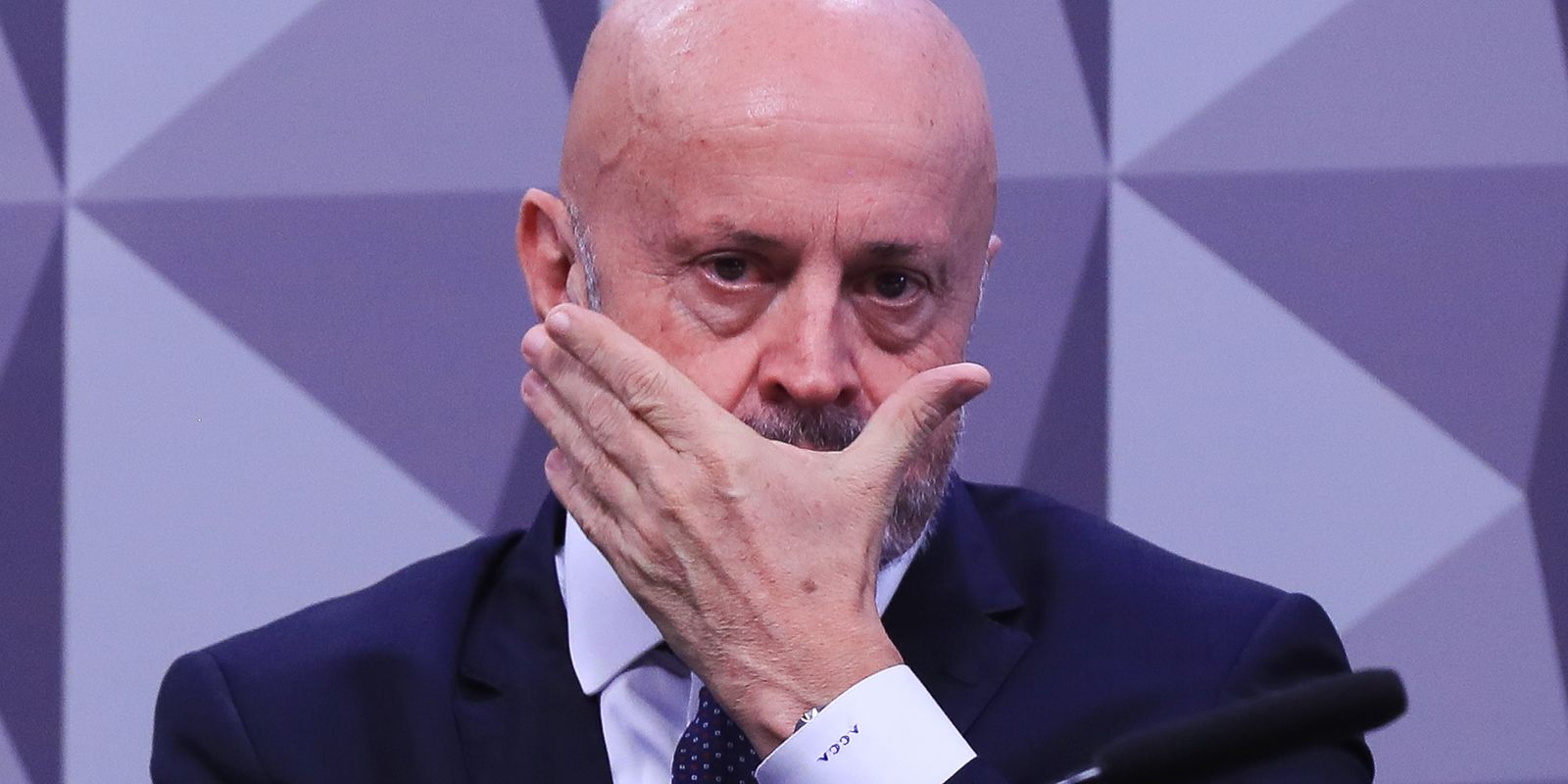 Mendonça vota para manter prisão de suspeitos por fraude no INSS