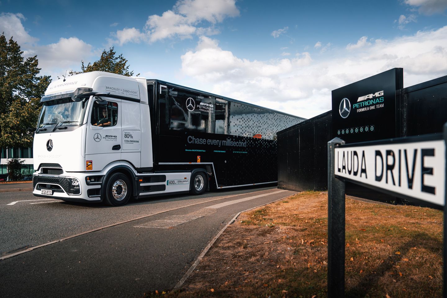 HGV elétrico prova Point com Mercedes-AMG F1