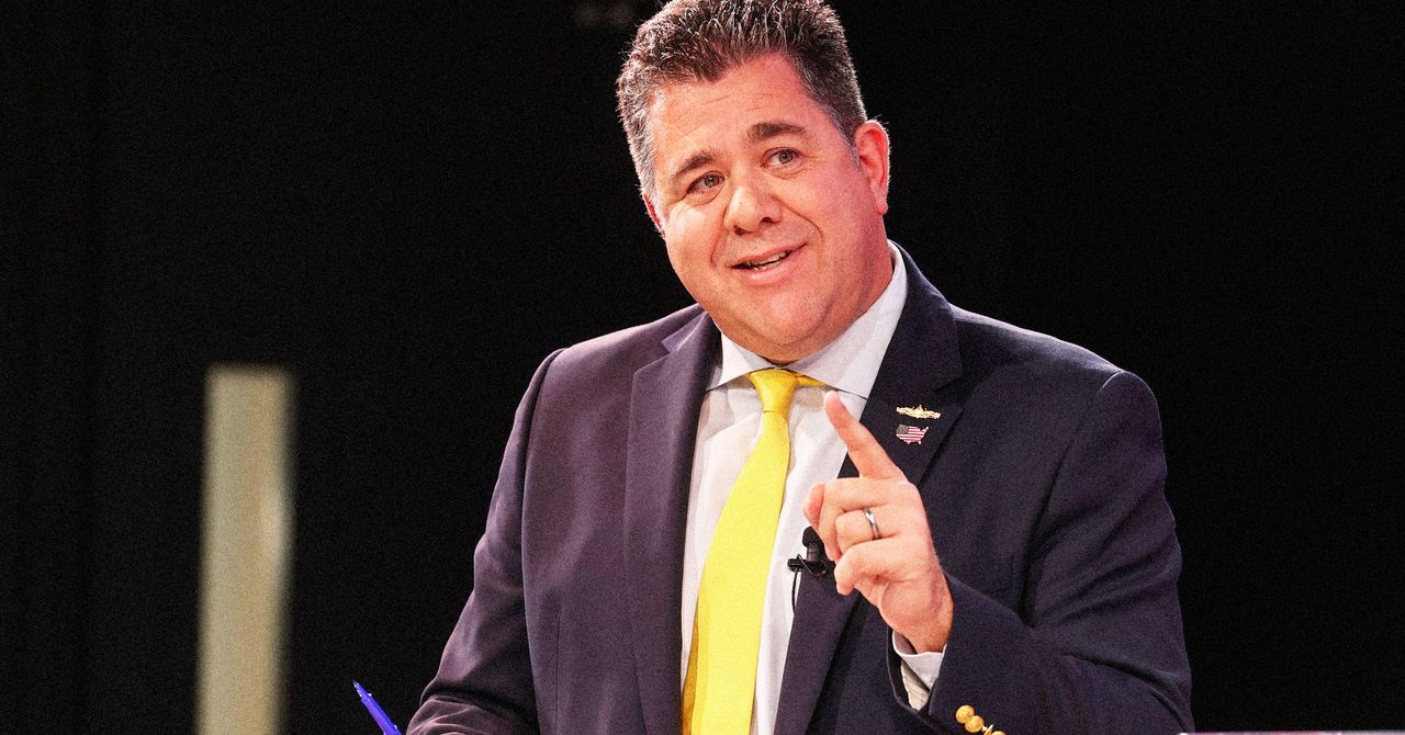 O irmão do congressista dos EUA lança contrato sem licitação para treinar atiradores de DHS