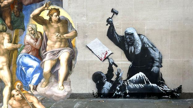 Michelangelo para Banksy: as controversas obras de arte que se deitaram na lei