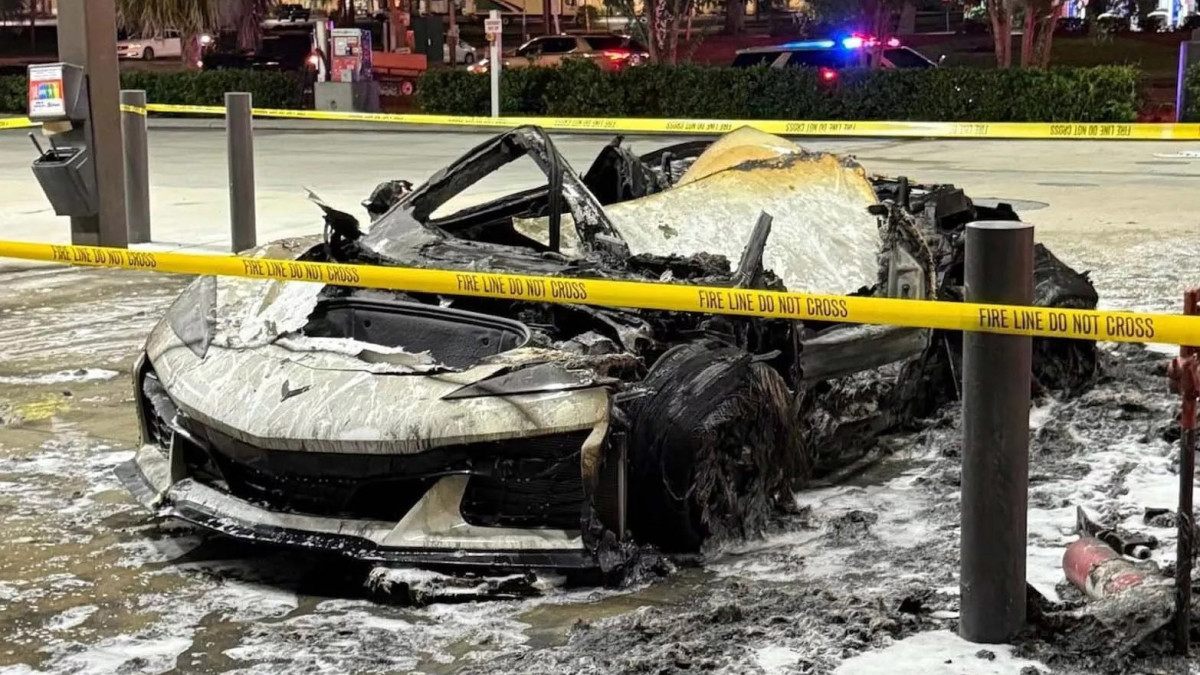 Os proprietários do Corvette C8 relatam carros explodindo em chamas em postos de gasolina