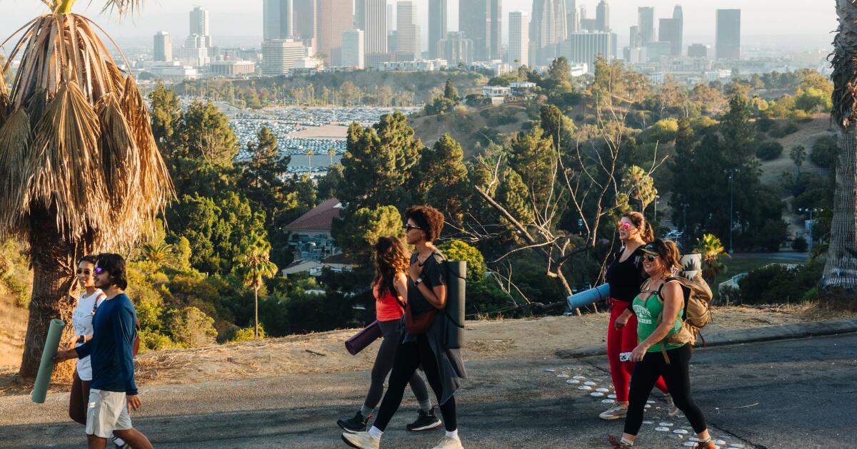 Exploramos a Terra tem caminhadas de lua cheia, ioga, observação de estrelas e comunidade