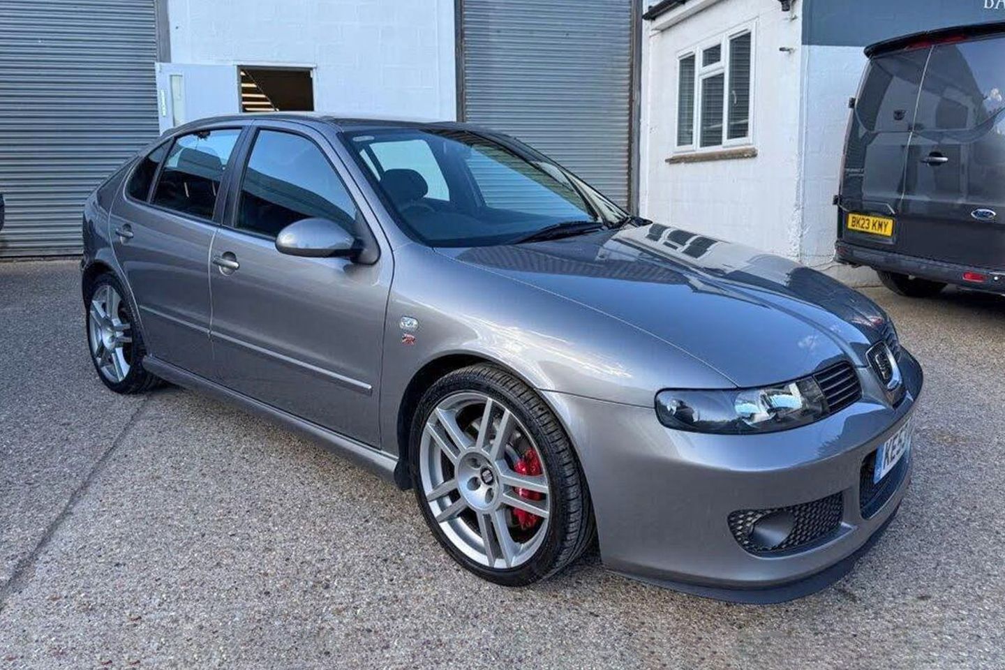 Seat Leon Cupra r 225 | Identificado