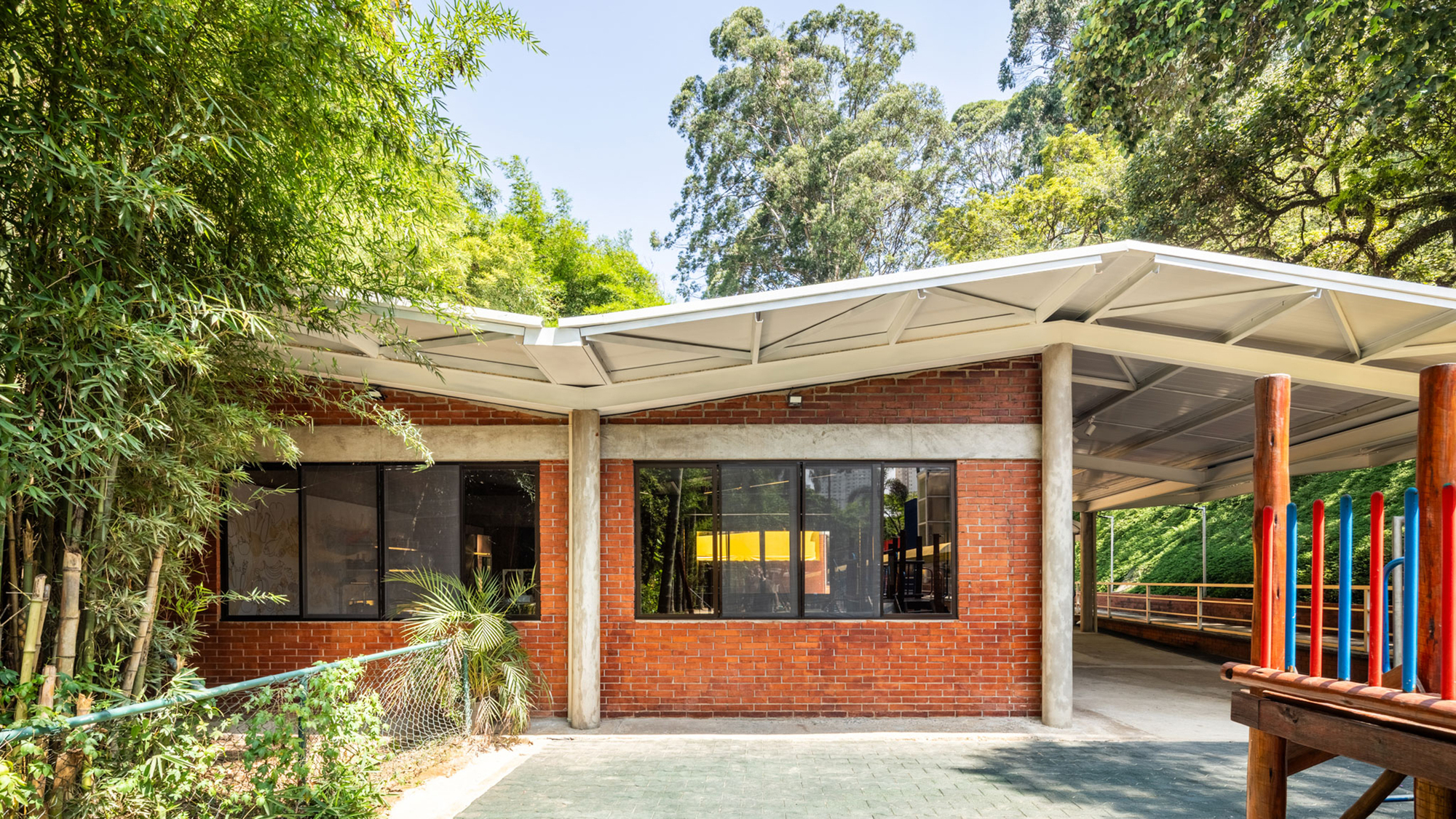 Retrofit of Santa Maria School / Carvalho Terra Arquitetos