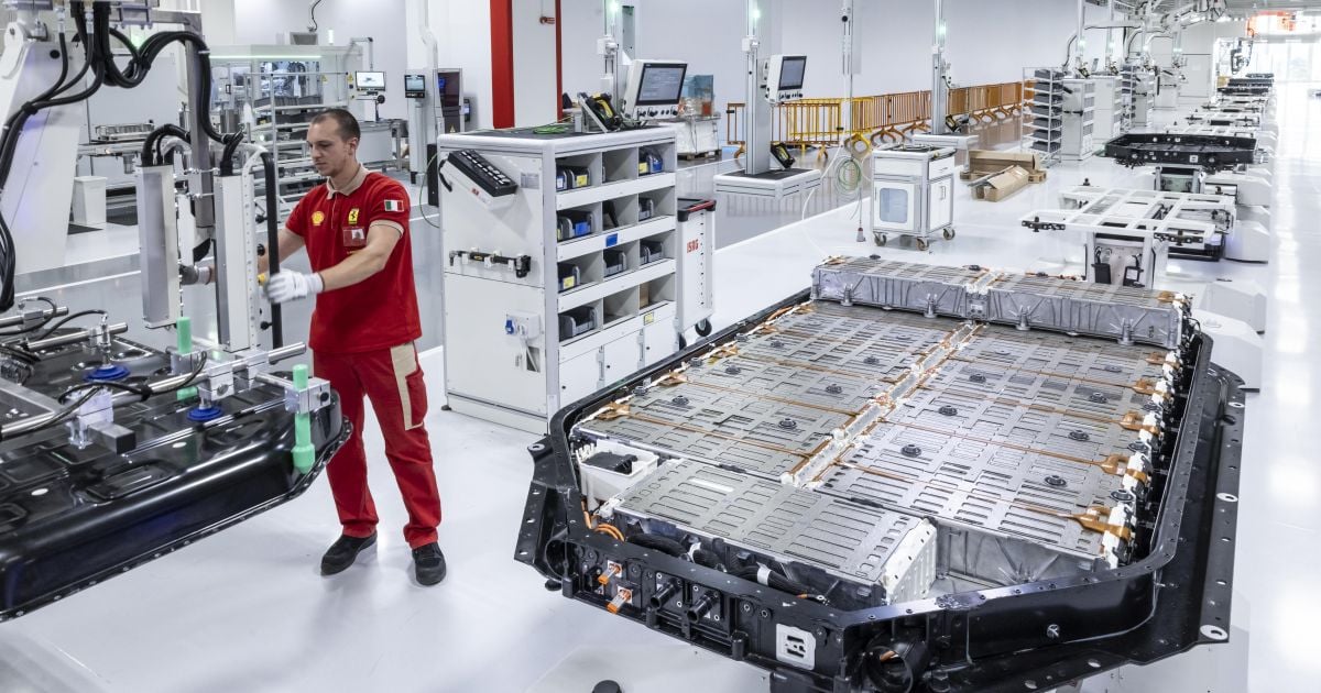 Ferrari escolherá clientes para seu primeiro carro elétrico