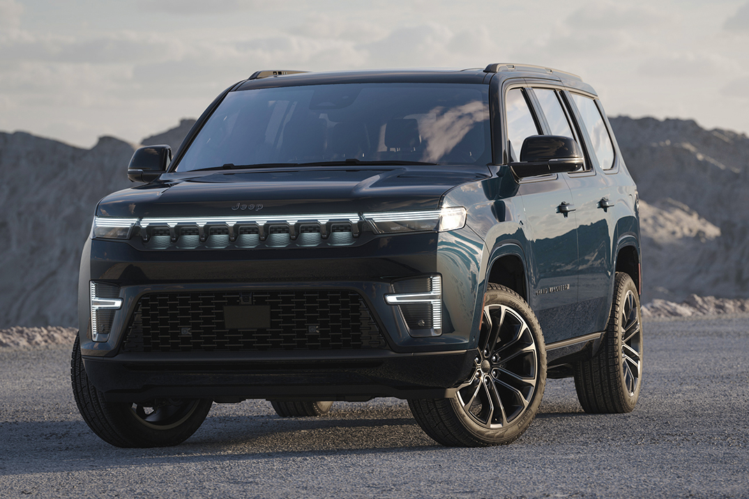 O Grand Wagoneer REEV 2026 da Jeep prova que ainda há vida no SUV de luxo americano