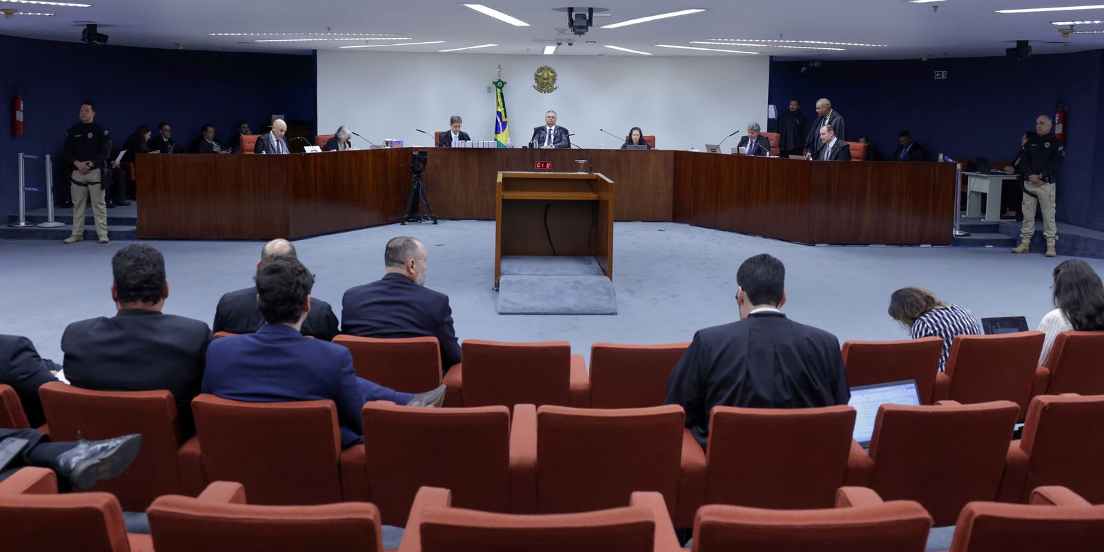 Golpe: Moraes inicia julgamento do Núcleo 4 com leitura de relatório