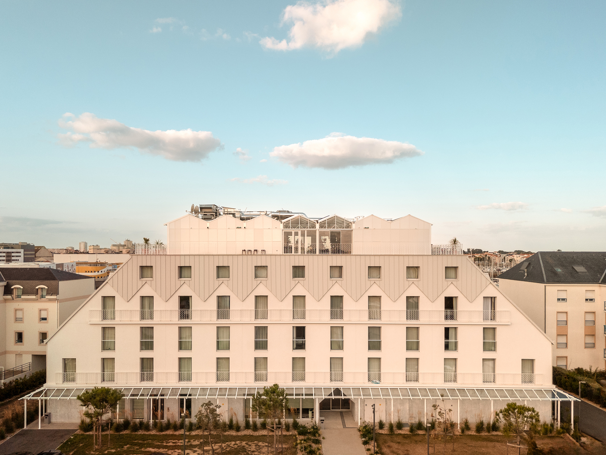 Vertime Hotel / Block Architectes