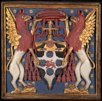 Única escultura em madeira conhecida do brasão de Wolsey redescoberta – The History Blog