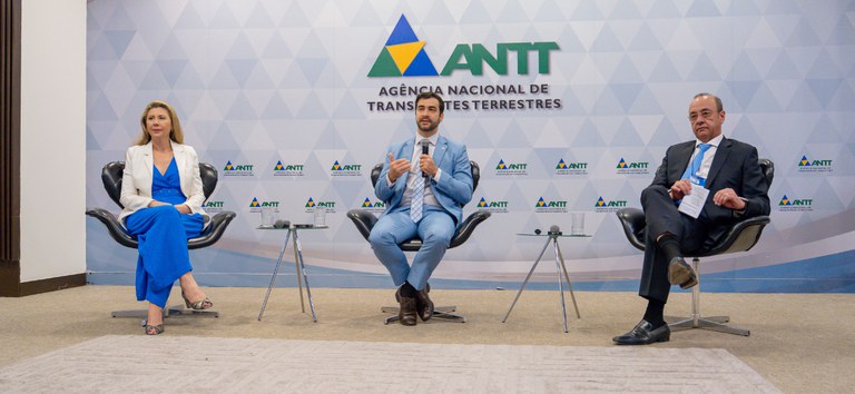 ANTT promove primeiro Encontro Nacional do Transporte Rodoviário de Cargas e reúne mais de 400 participantes — Agência Nacional de Transportes Terrestres