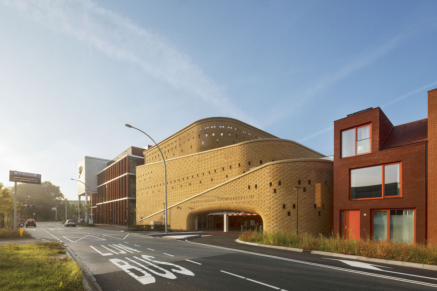 Garagens de Estacionamento: Antítese ou Oportunidade para o Urbanismo do Século XXI?