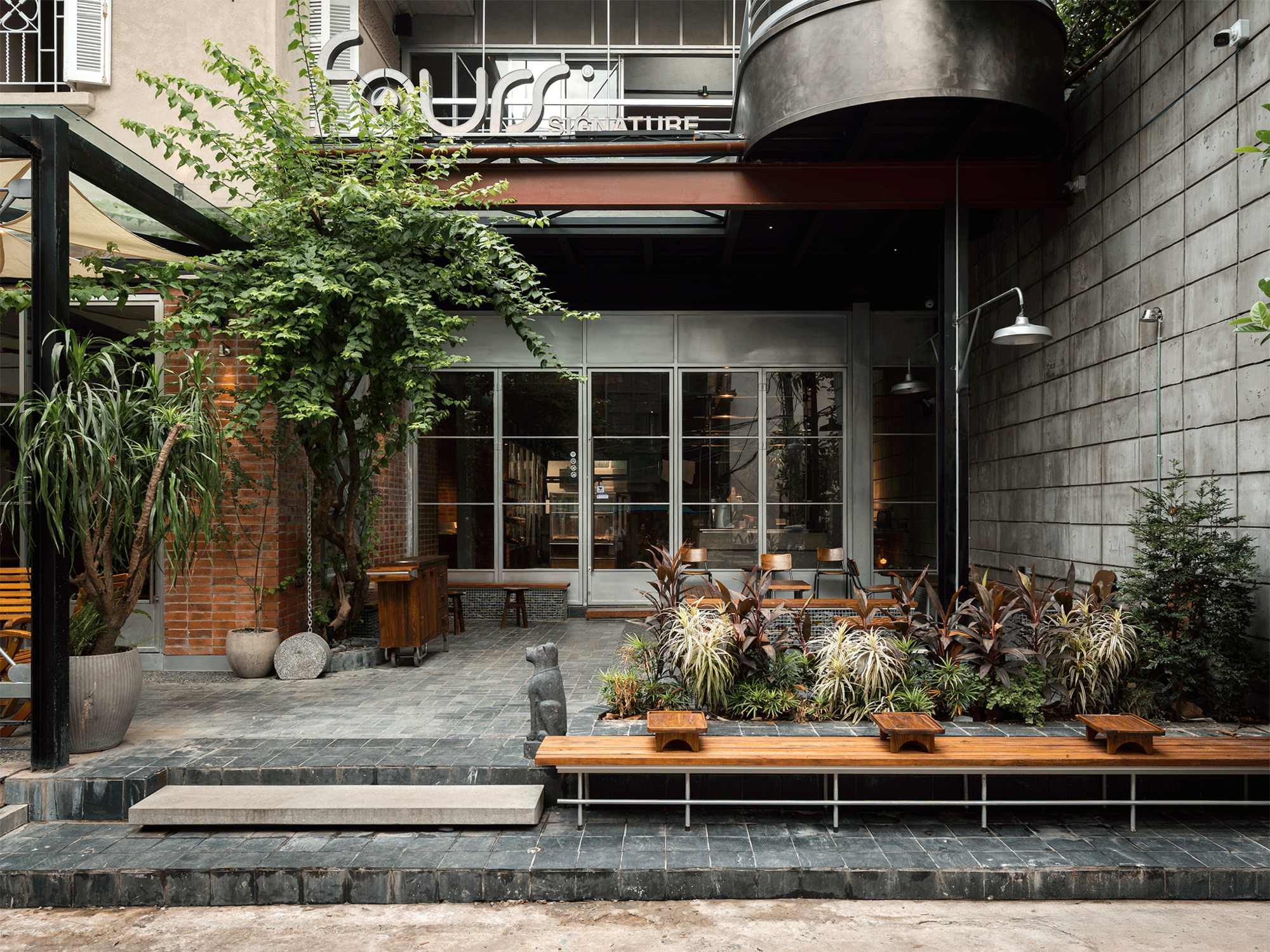 Assinatura Fours Bakery / Estúdio Mor