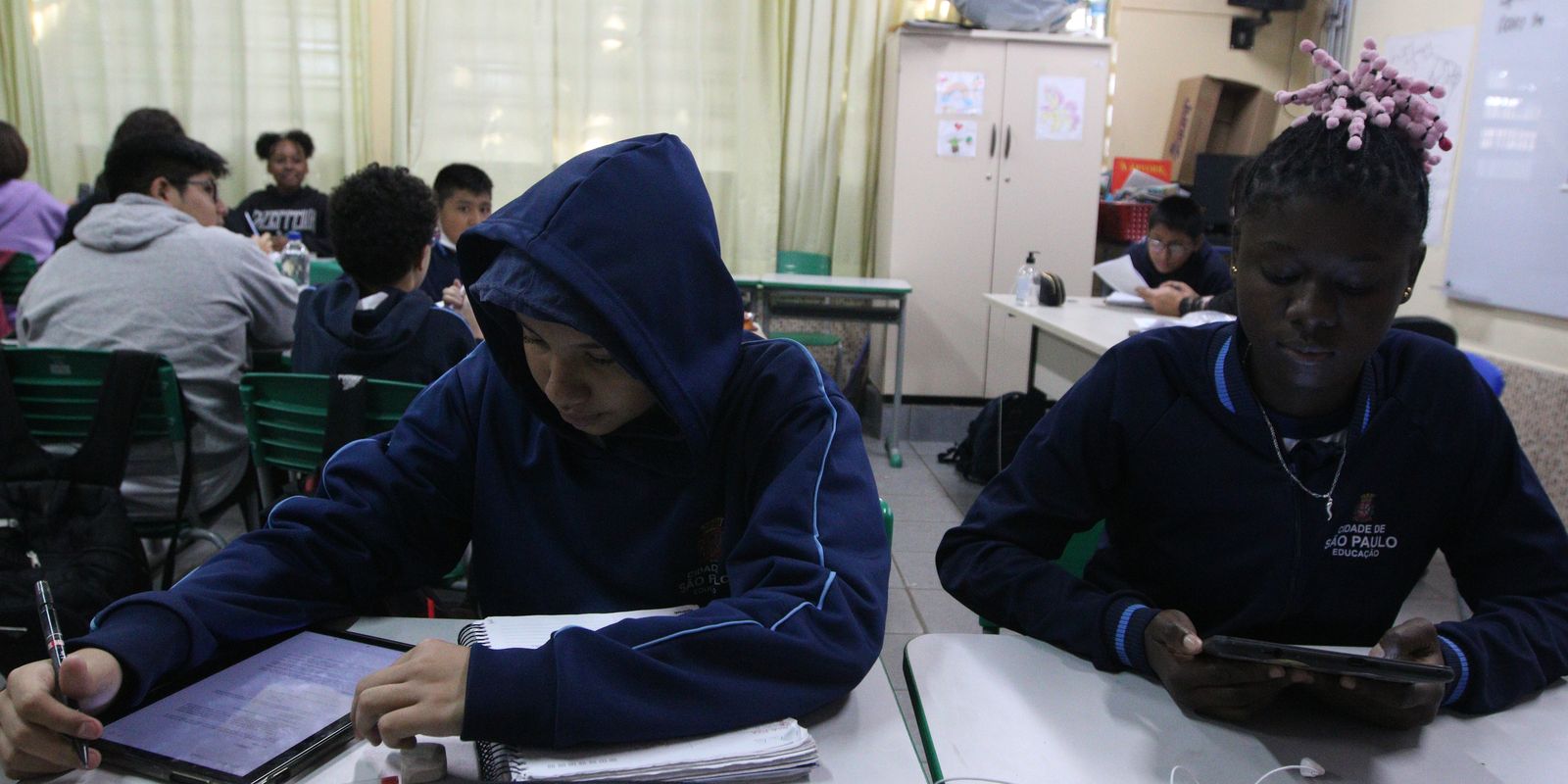 Professores no Brasil usam mais IA que média dos países da OCDE