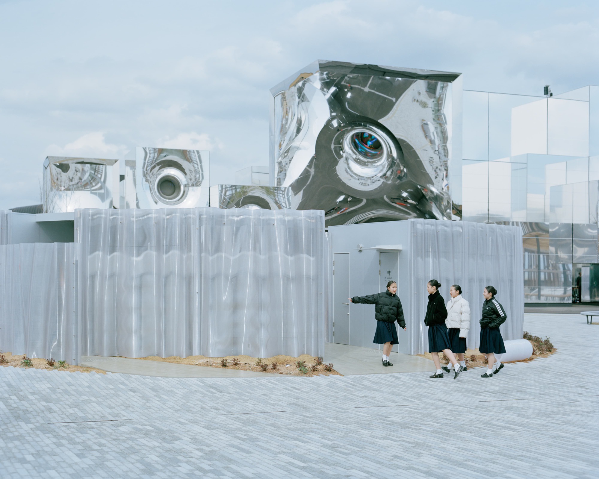 Miragem em Yumeshima / PONDEDGE + fazenda