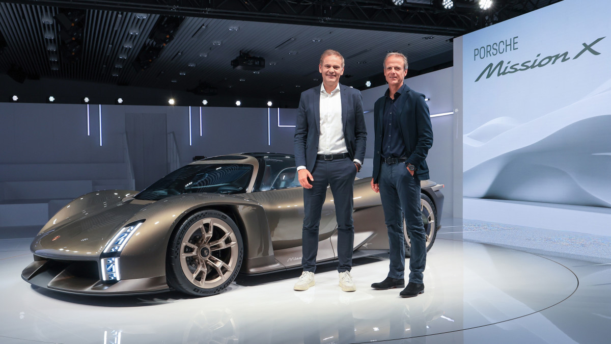 Ex-chefe da McLaren assume Porsche enquanto CEO deixa o cargo em meio à crise