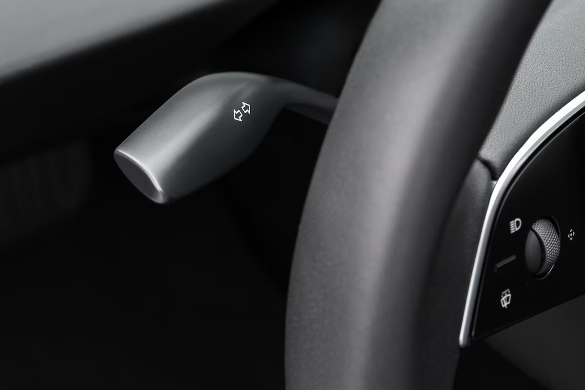 Tesla venderá de volta a haste do sinal de mudança removida – por US $ 595
