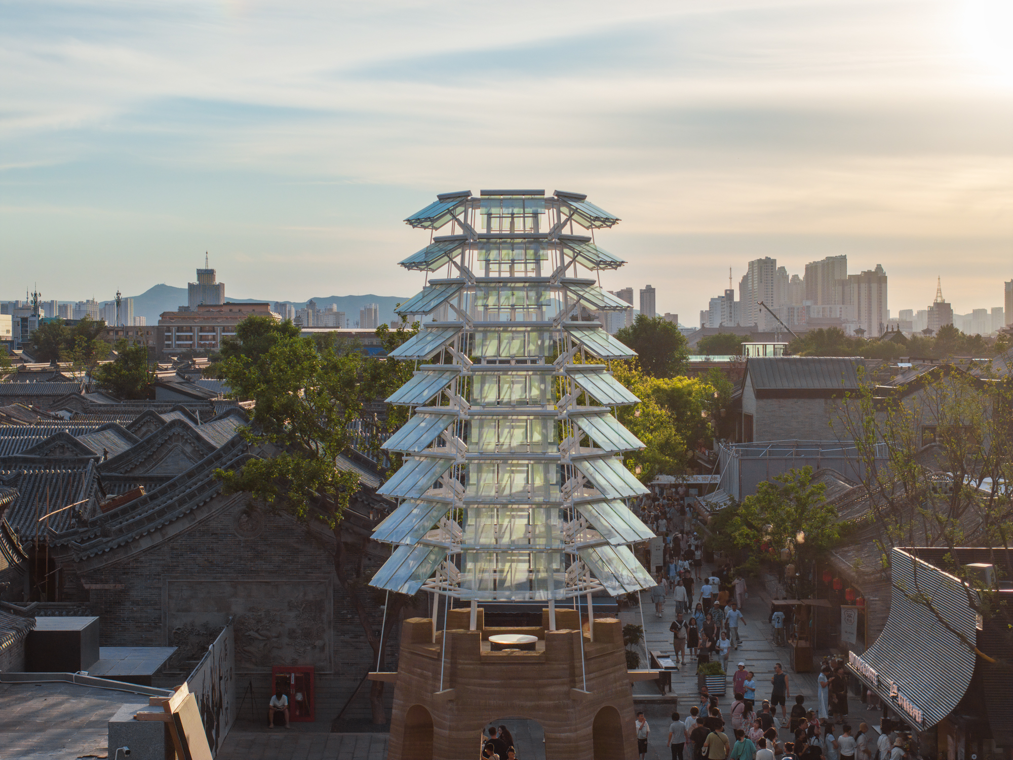 O sudeste da Datong Antic City Silk Road Tower / XJ Design Agency