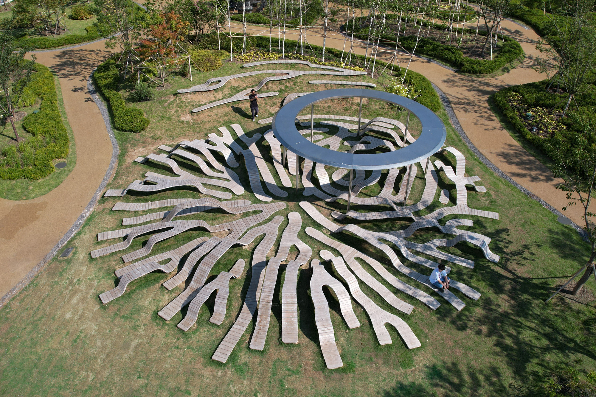 Campo de Reação / Yong Ju Lee Architecture