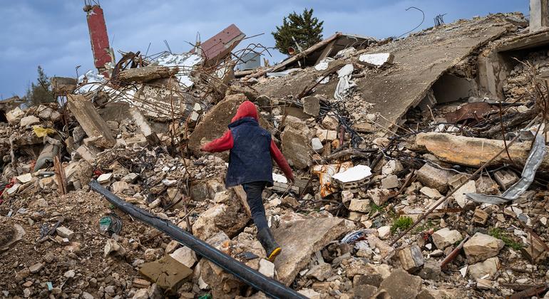 Aumento dos ataques de Israel matam civis no Líbano