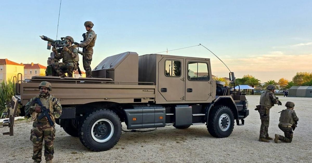 Marca de caminhões revela ute off-road blindado de cabine dupla 4×4