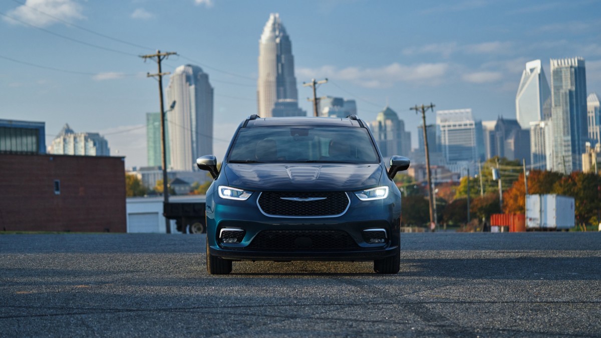 Por Dentro do Plano de Renascimento Radical da Chrysler: Novos Modelos de Desempenho Sedan e SRT Chegando