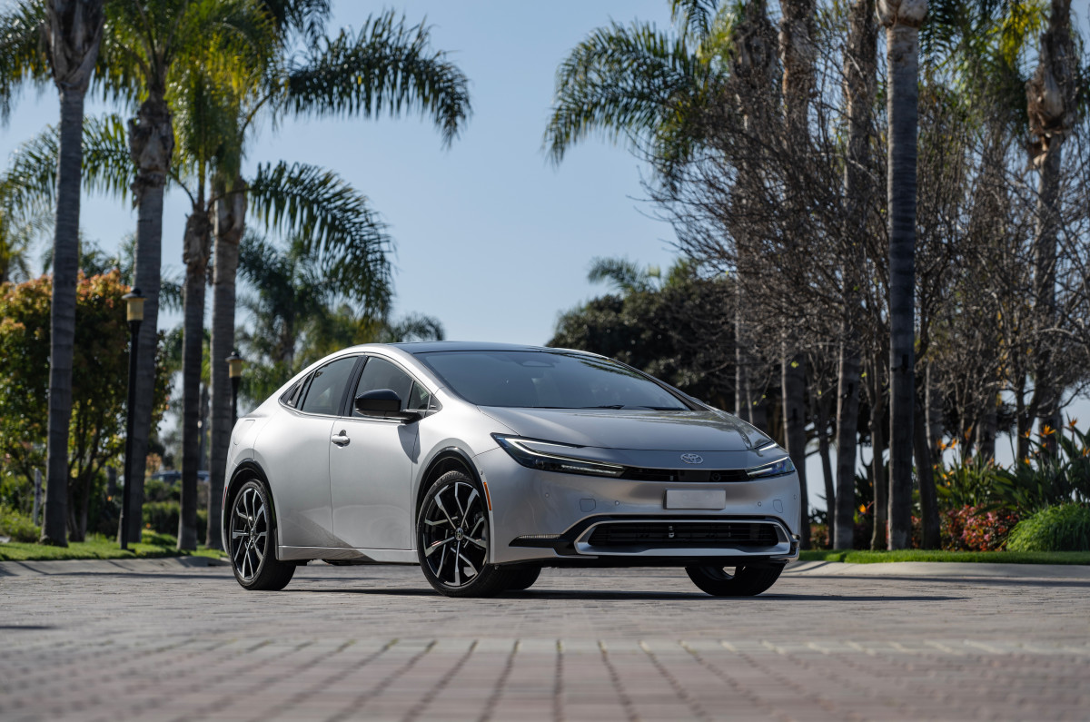 Toyota desfruta do décimo mês consecutivo de crescimento de vendas à medida que a demanda por híbridos aumenta