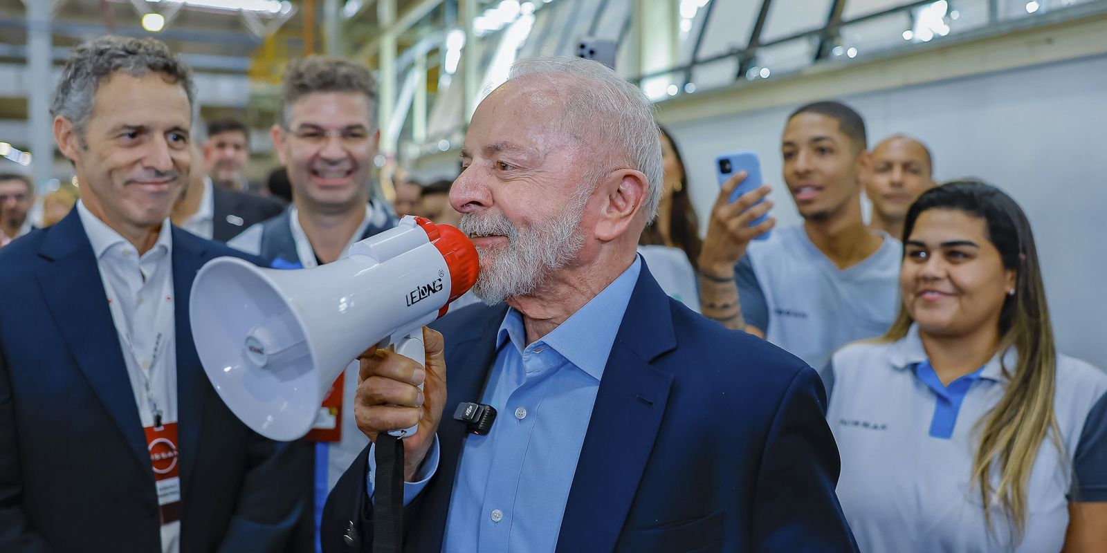 Lula assina medida que altera regras para vales-alimentação e refeição