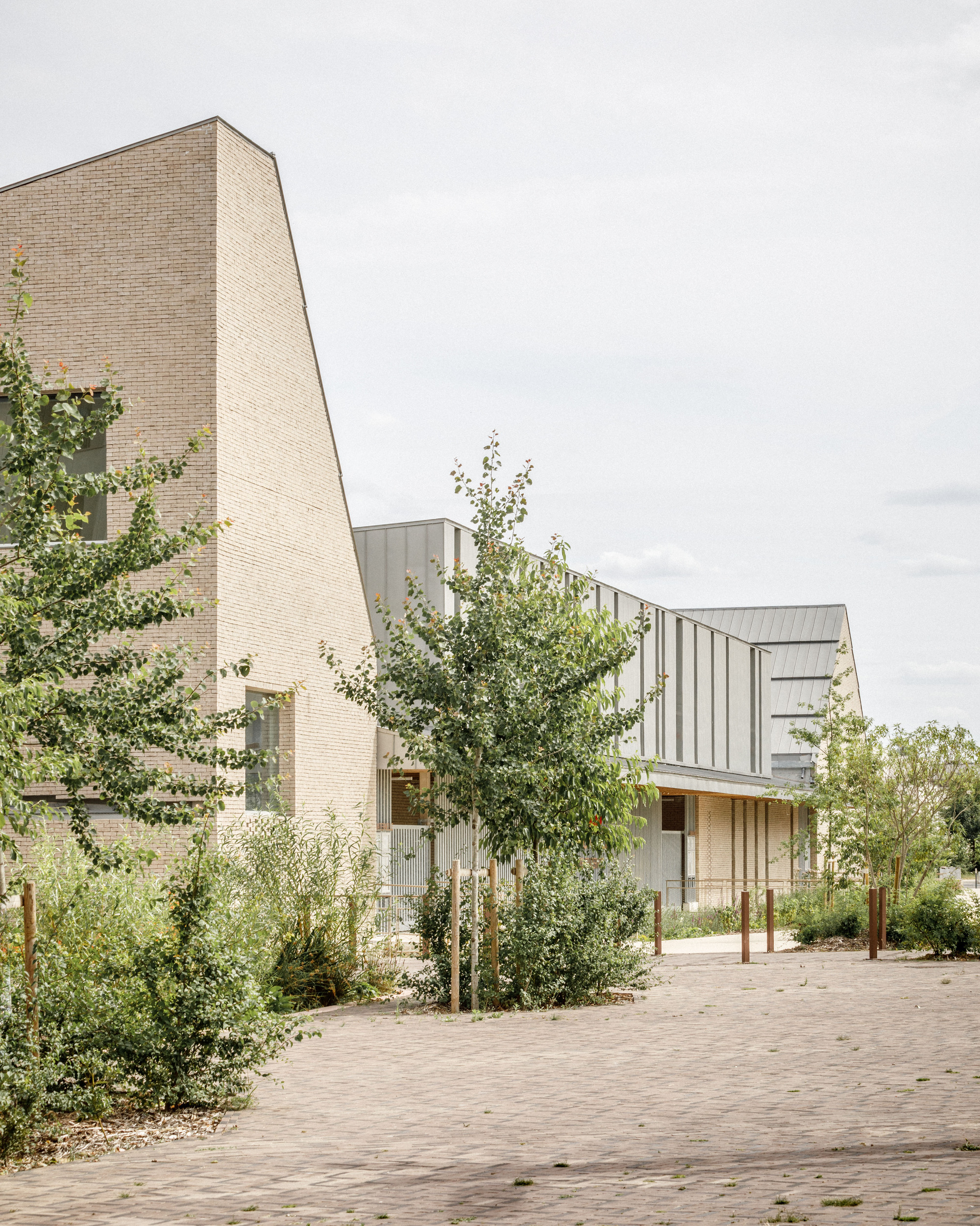 Complexo Escolar e Dojo Simone Veil / Badia Berger Architectes