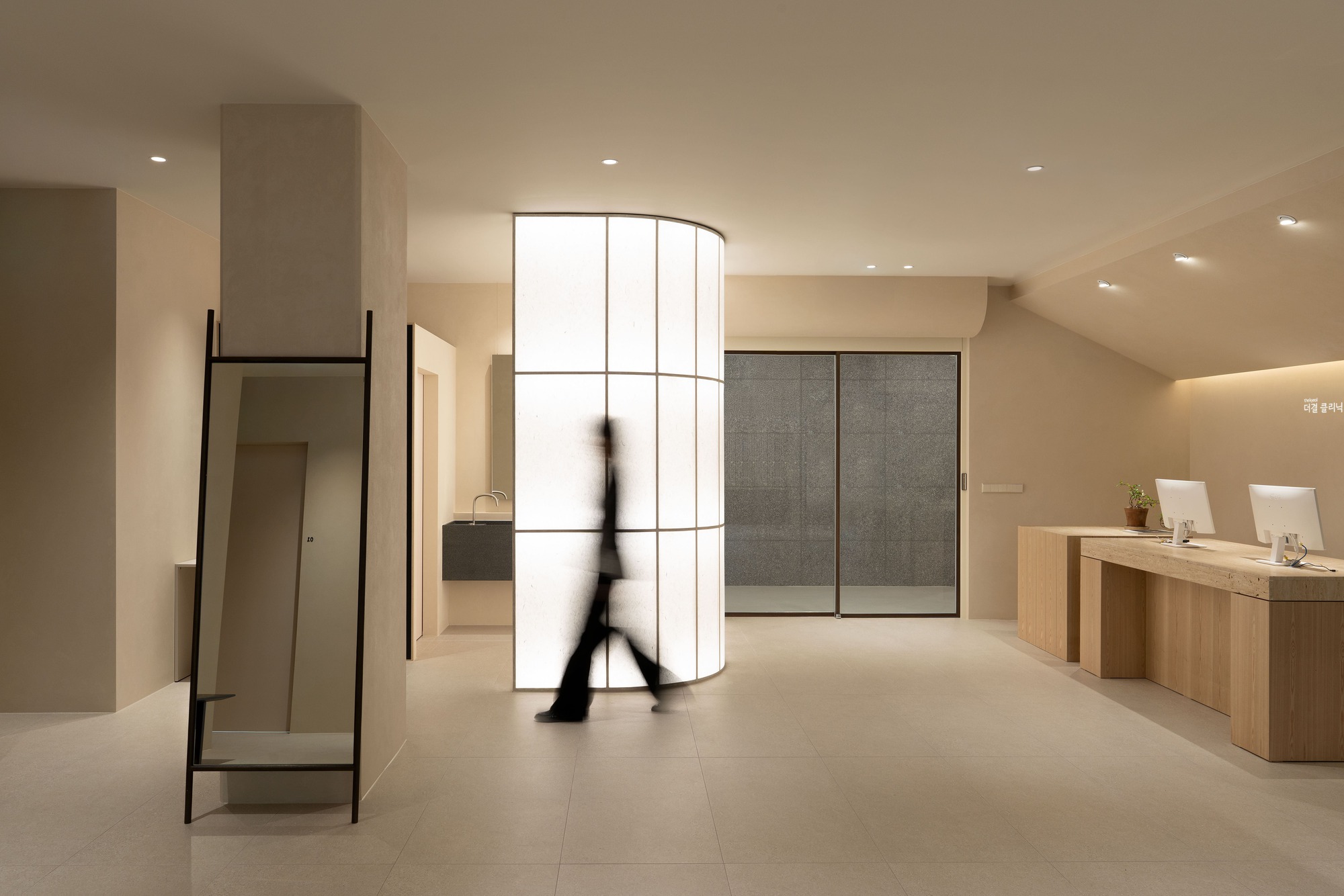 Clínica Kyeol / Design Studio Mono