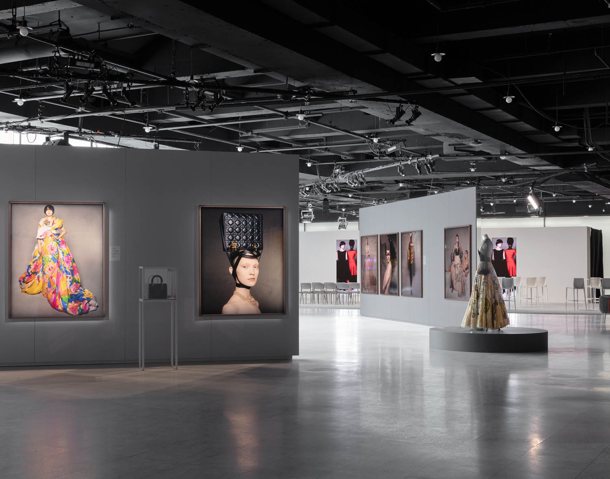 Exposição UBS HOC x Dior / opng