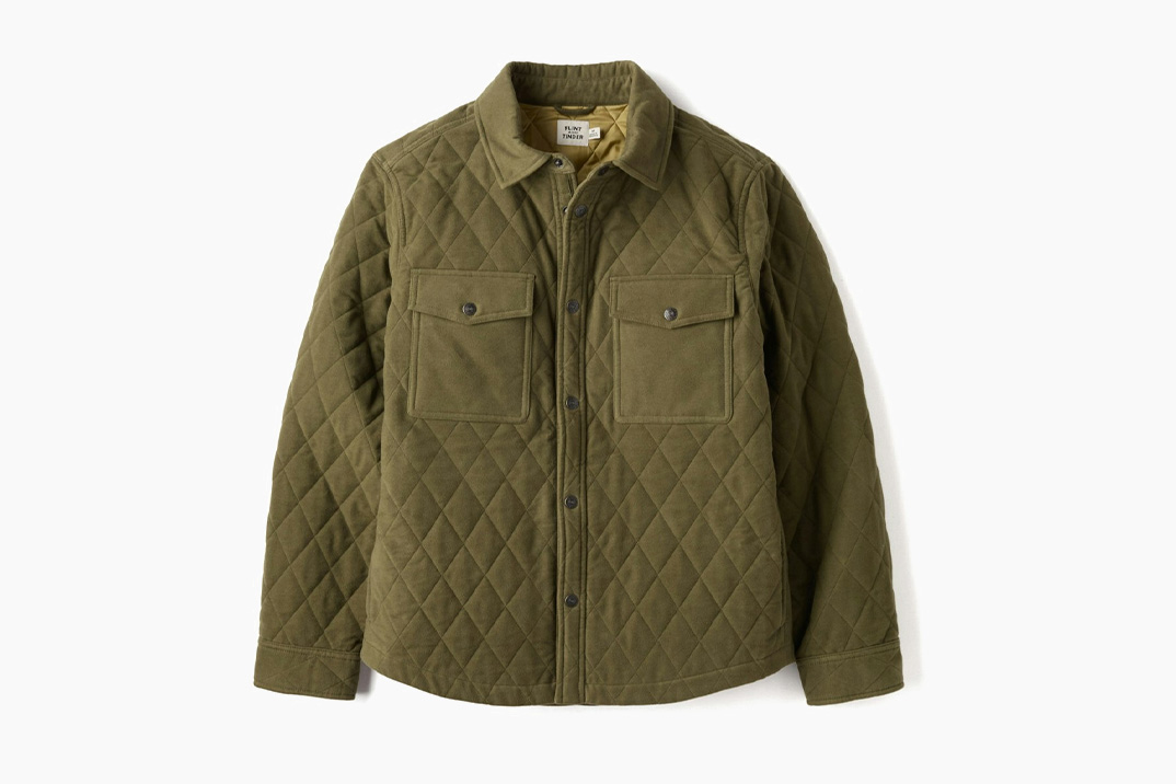A jaqueta italiana Moleskin de Flint e Tinder combina design americano robusto com luxo italiano