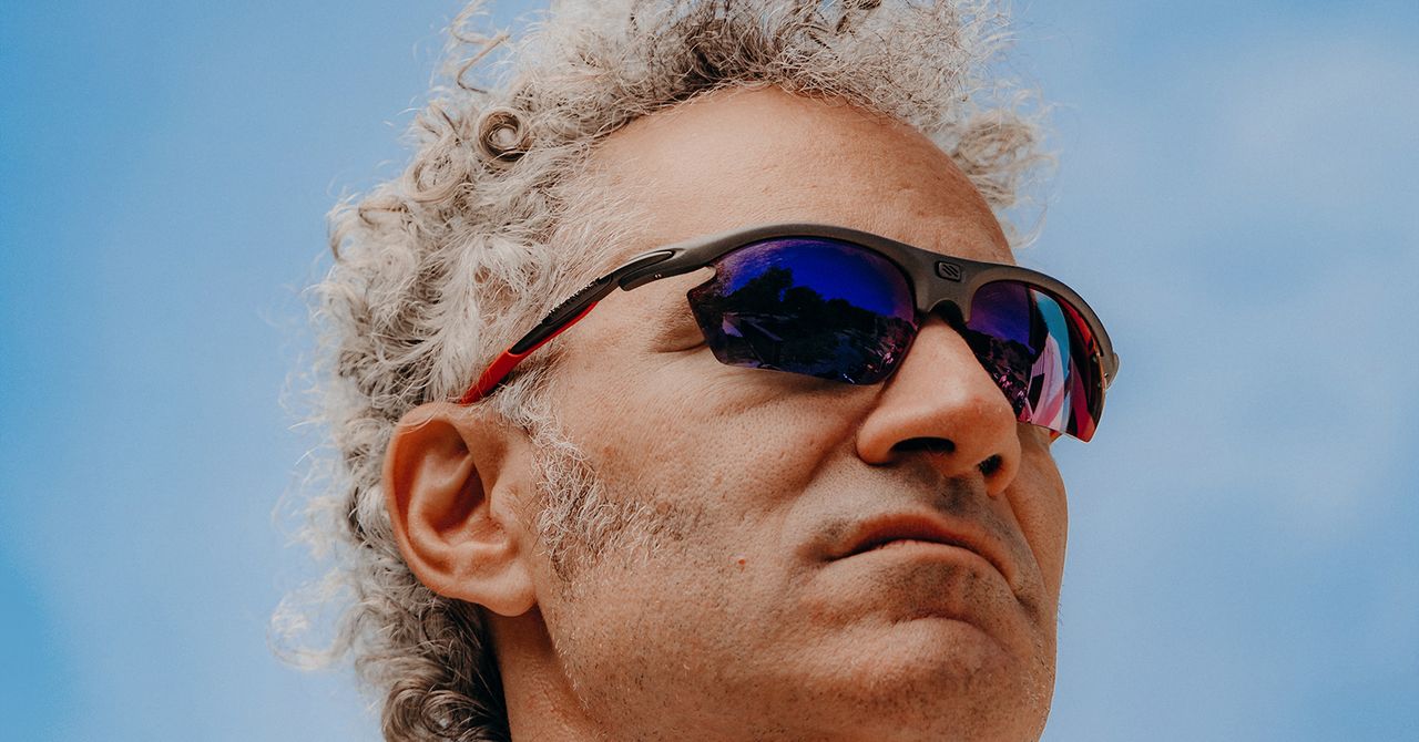 Alex Karp vai para a guerra