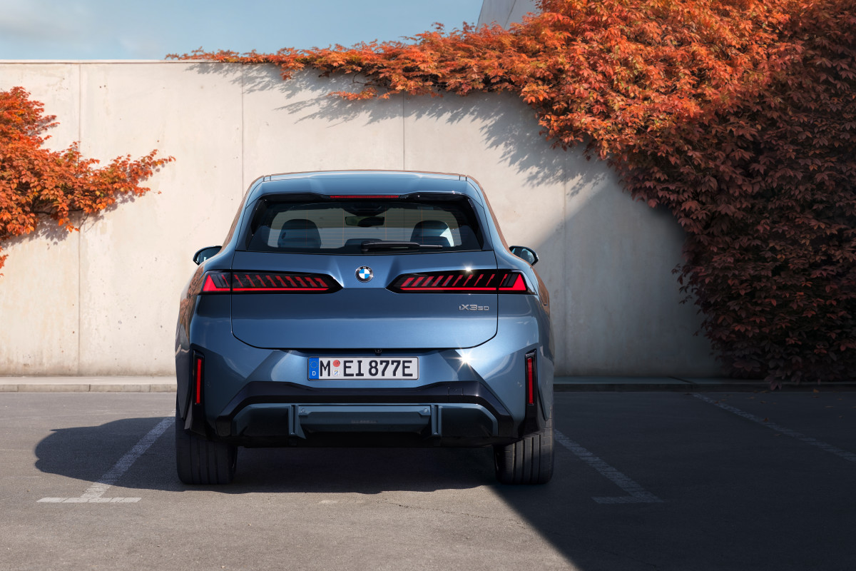 O novo iX3 da BMW acaba de quebrar sua classificação de autonomia com uma corrida de 1.000 km com uma carga