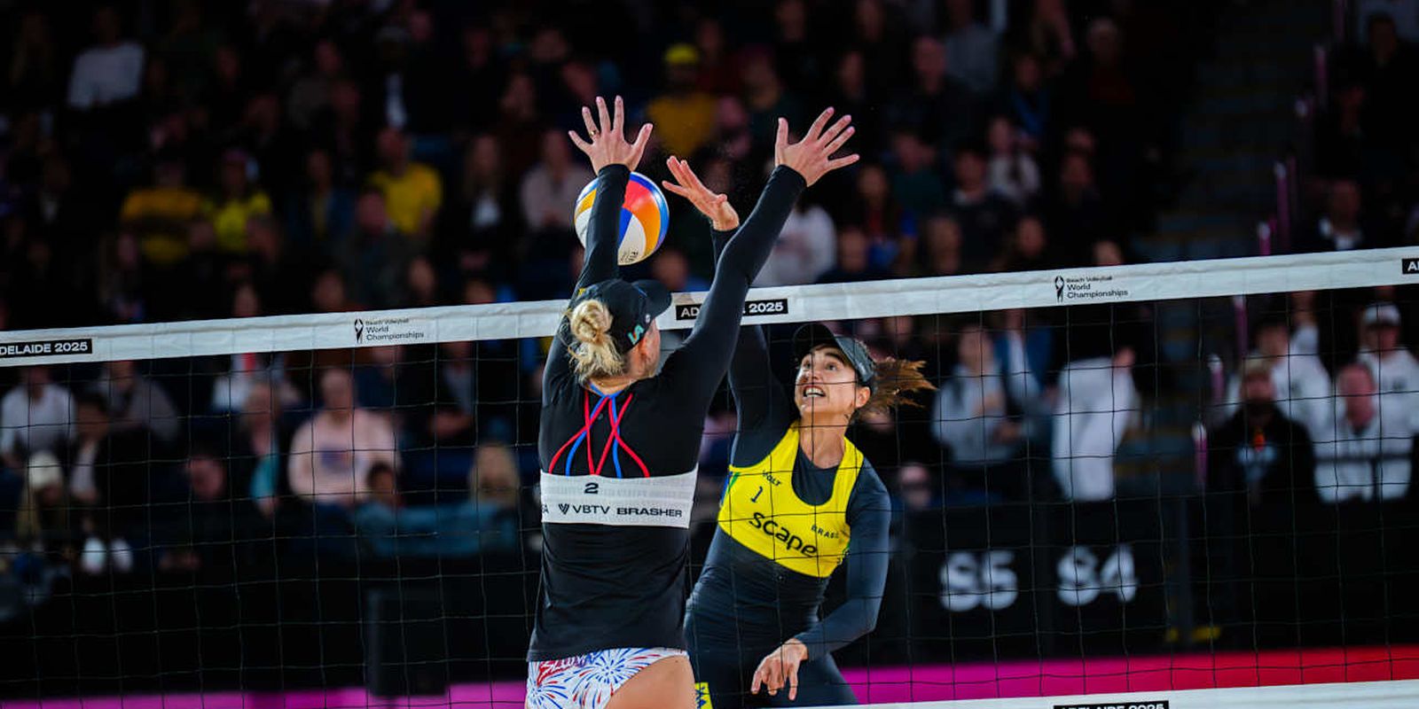 Após revés na semi, Brasil busca bronze no Mundial de vôlei de praia