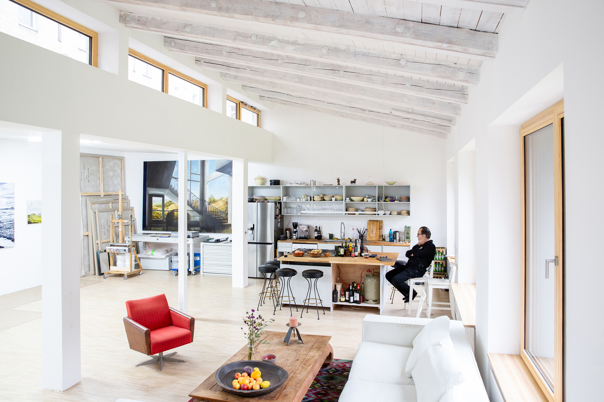 Conversão de uma Antiga Serralharia / ALAS Alarcon Linde Architects