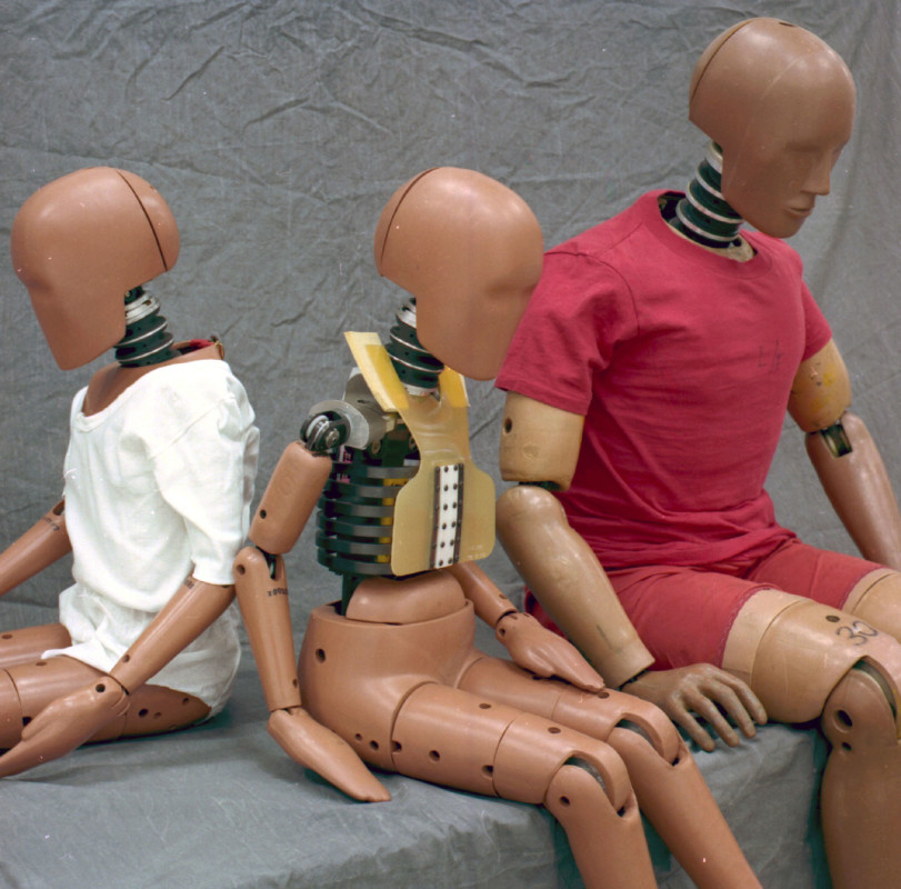 Os manequins de testes de colisão foram homens por 50 anos e as mulheres pagaram o preço