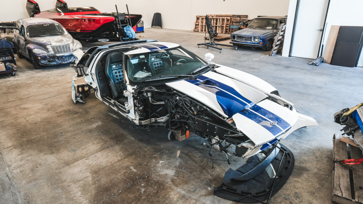 Demorou 9 meses para reconstruir um Ford GT que quebrou em 2007