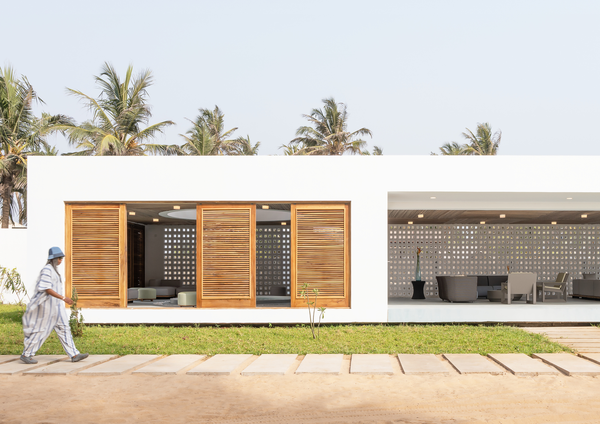 Fowóralé II. Aqualina Beach House / Oshinowo Studio