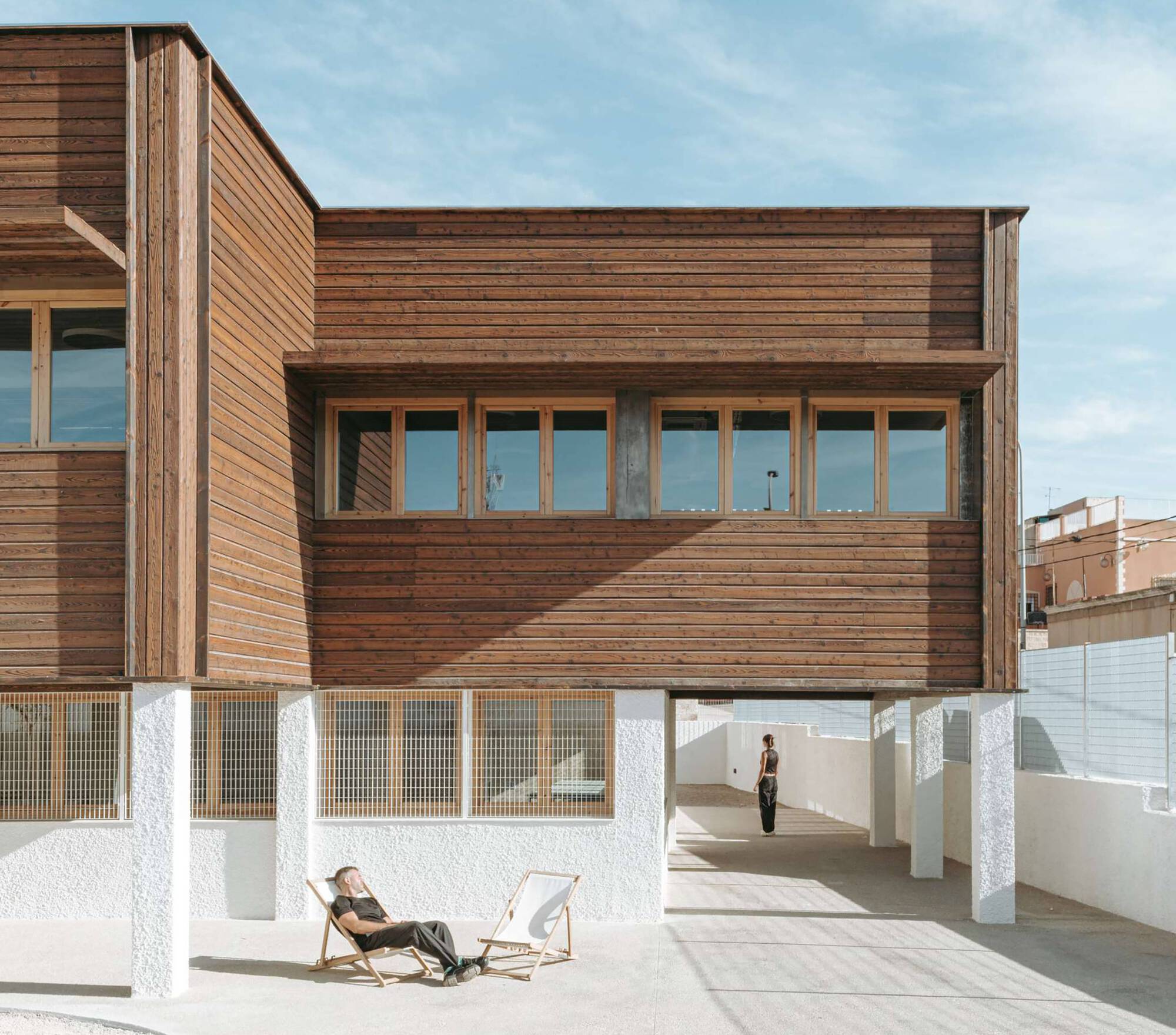 Hotel + Centro Social Comunitário / ESTÚDIO MEII