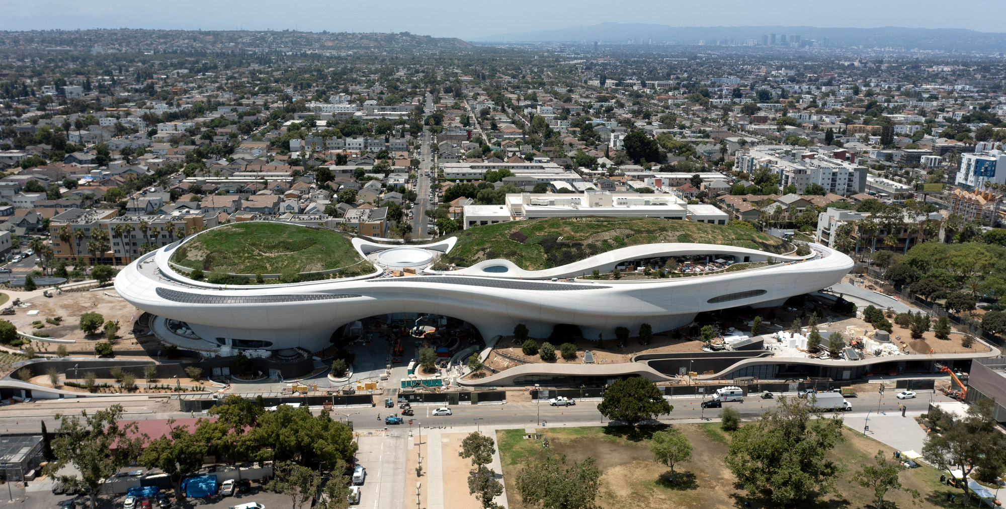 Lucas Museum of Narrative Art da MAD Architects será inaugurado em setembro de 2026 em Los Angeles