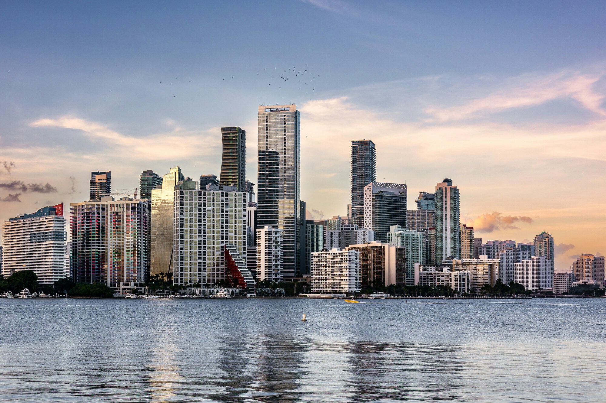 Guia da cidade de arquitetura de Miami: 22 projetos que moldam a densidade tropical na costa atlântica