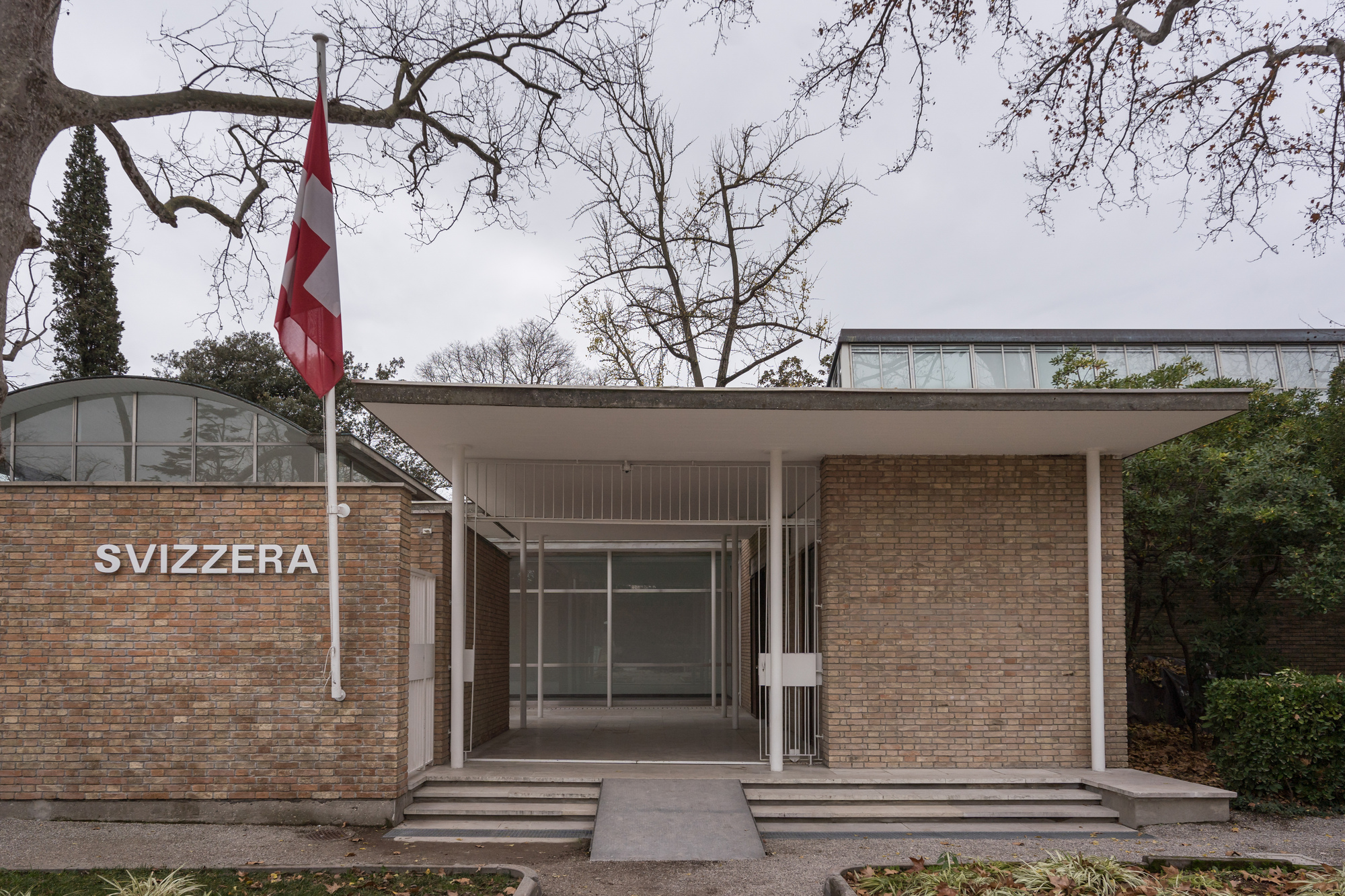 Ressituando a Modernidade: Pavilhão Suíço de Bruno Giacometti na Bienal de Veneza