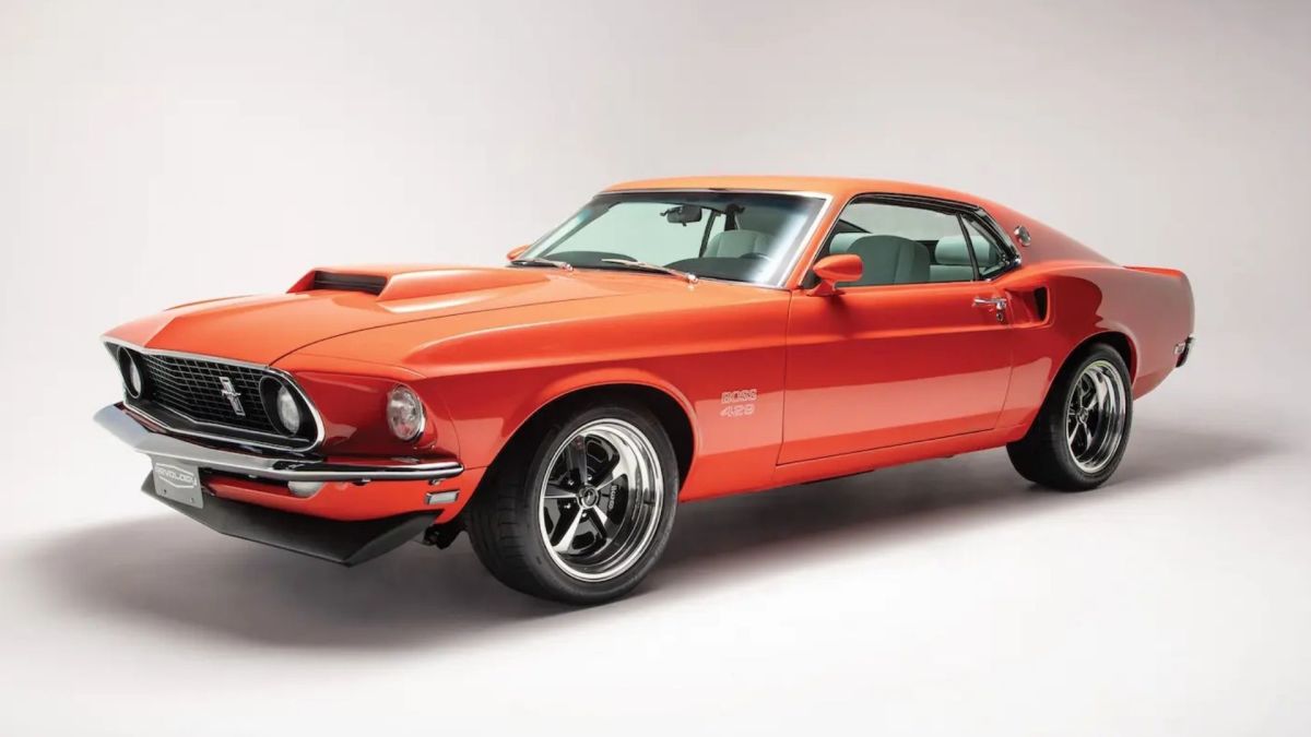 O novo Boss 429 parece vintage, mas dirige como um supercarro moderno