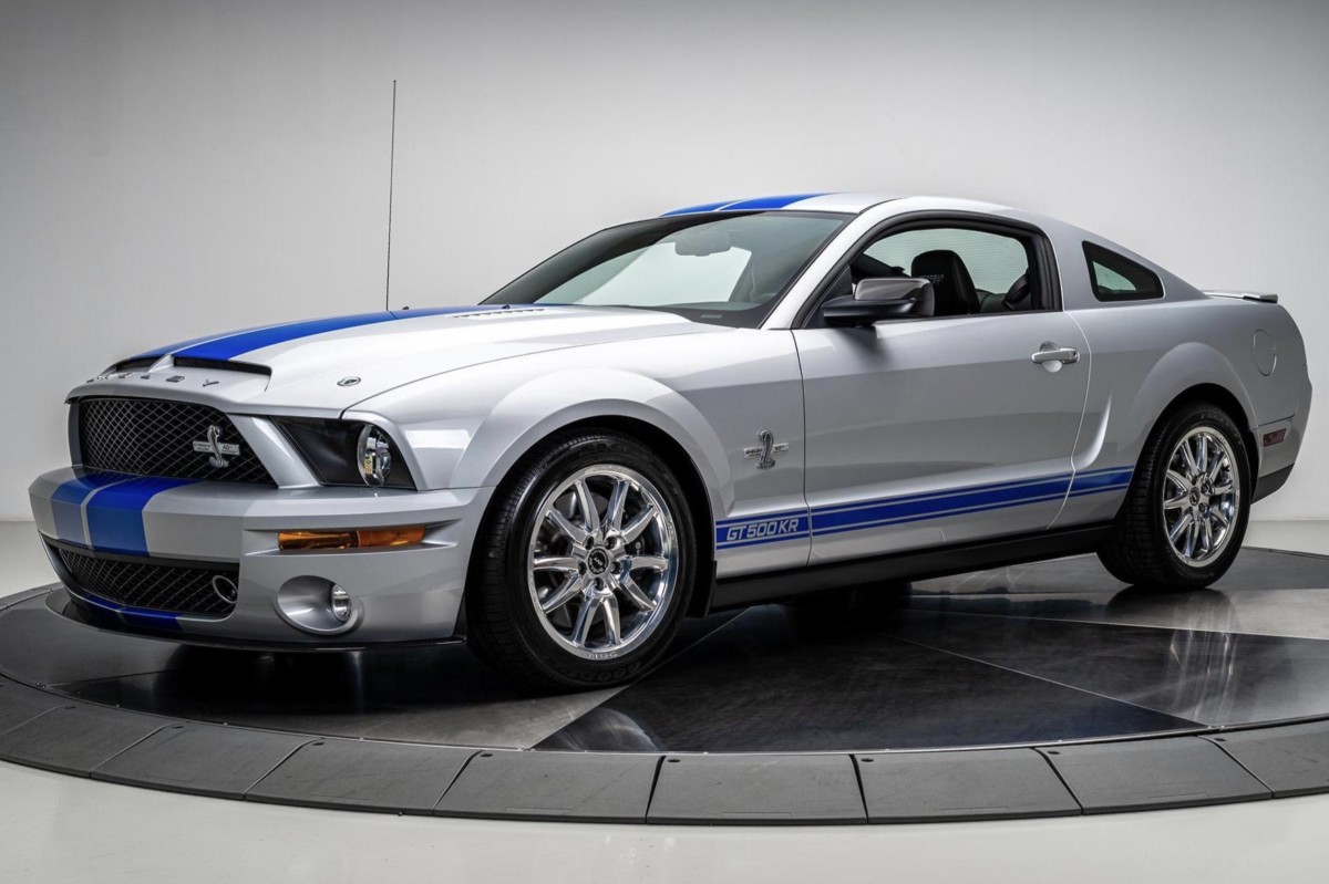 Ford Mustang Shelby GT500KR 2008 à venda com 6.200 milhas e mais potência do que um novo Dark Horse